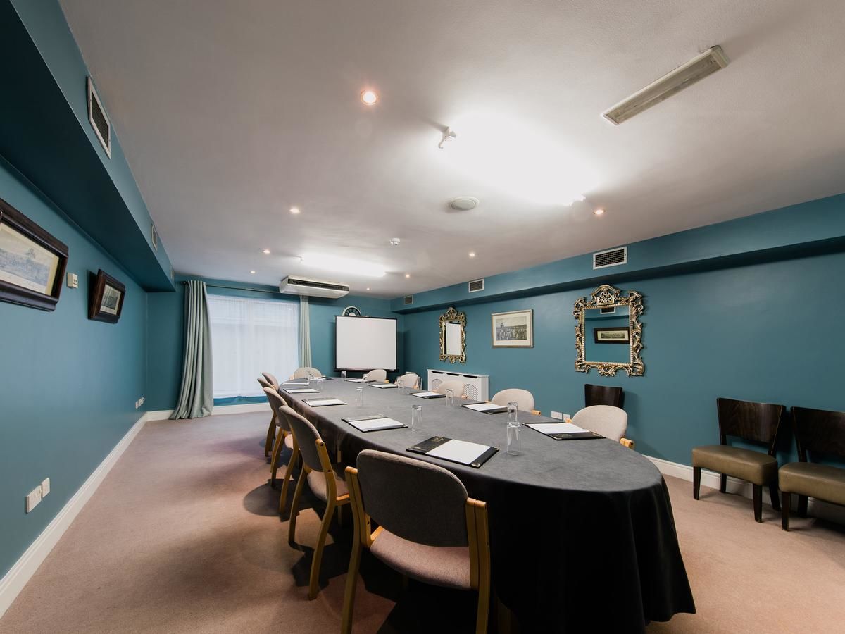 Отель The Abbeyleix Manor Hotel Аббилейкс